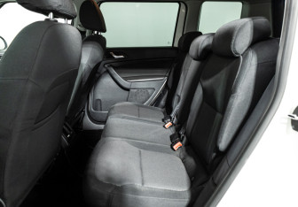 Подержанный автомобиль Skoda Yeti 2014 года (10 фото)