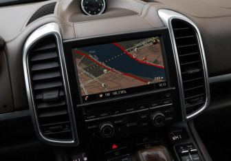 Подержанный автомобиль Porsche Cayenne 2014 года (18 фото)