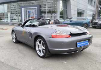 Подержанный автомобиль Porsche Boxster 2004 года (6 фото)