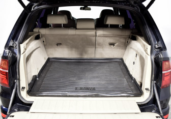 Подержанный автомобиль BMW X5 2012 года (18 фото)