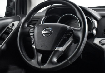 Подержанный автомобиль Nissan Murano Suv 2010 года (16 фото)