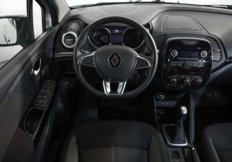 Подержанный автомобиль Renault Kaptur 2021 года (11 фото)