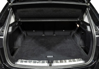 Подержанный автомобиль BMW X1 2021 года (21 фото)