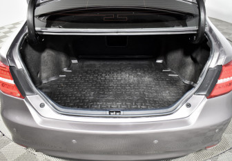 Подержанный автомобиль Toyota Camry Sedan 2016 года (20 фото)