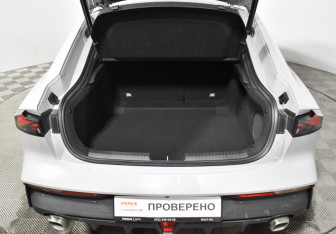 Подержанный автомобиль Changan UNI-V 2024 года (20 фото)