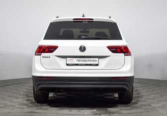 Подержанный автомобиль Volkswagen Tiguan 2018 года (7 фото)
