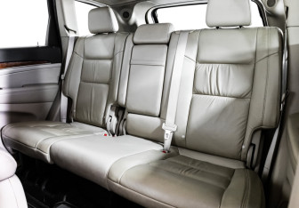 Подержанный автомобиль Jeep Grand Cherokee 2011 года (21 фото)