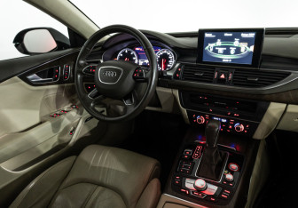 Подержанный автомобиль Audi A7 2015 года (35 фото)