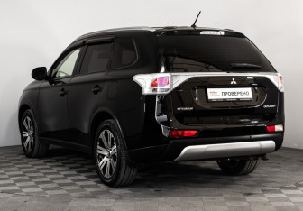 Подержанный автомобиль Mitsubishi Outlander 2014 года (7 фото)