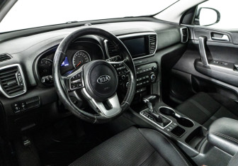 Подержанный автомобиль Kia Sportage 2020 года (11 фото)