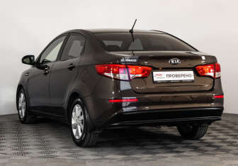 Подержанный автомобиль Kia Rio Sedan 2016 года (7 фото)