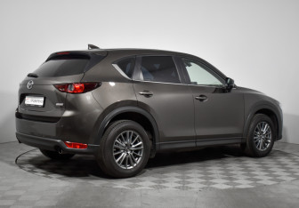 Подержанный автомобиль Mazda CX-5 2018 года (6 фото)