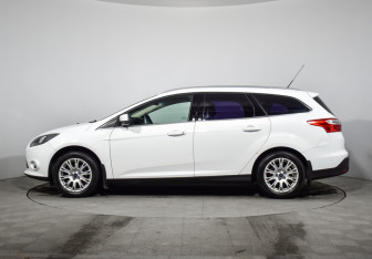 Подержанный автомобиль Ford Focus Wagon 2013 года (8 фото)