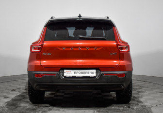 Подержанный автомобиль Volvo XC40 2018 года (6 фото)