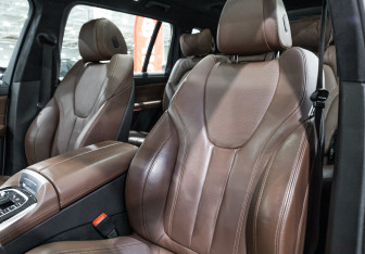 Подержанный автомобиль BMW X7 2020 года (24 фото)