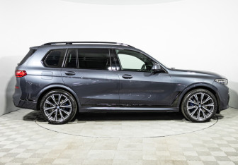 Подержанный автомобиль BMW X7 2019 года (4 фото)