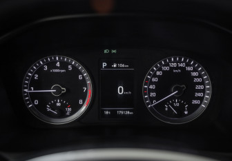 Подержанный автомобиль Hyundai Sonata 2018 года (13 фото)