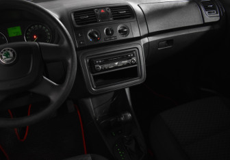 Подержанный автомобиль Skoda Fabia Hatchback 2012 года (18 фото)
