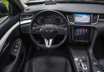 Подержанный автомобиль Infiniti QX50 2018 года (12 фото)