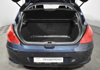 Подержанный автомобиль Peugeot 308 Hatchback 2012 года (19 фото)