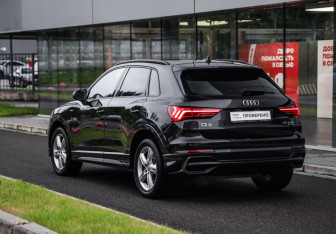 Подержанный автомобиль Audi Q3 2019 года (8 фото)