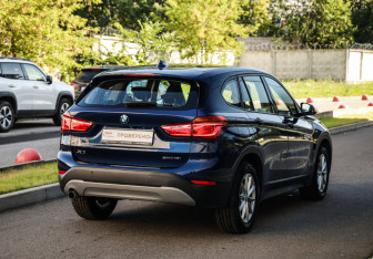 Подержанный автомобиль BMW X1 2019 года (6 фото)