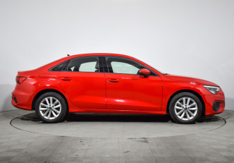 Подержанный автомобиль Audi A3 Sedan 2021 года (4 фото)