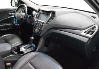 Подержанный автомобиль Hyundai Santa Fe 2016 года (12 фото)