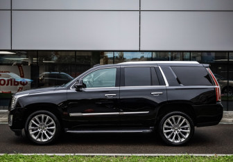 Подержанный автомобиль Cadillac Escalade Suv 2019 года (8 фото)