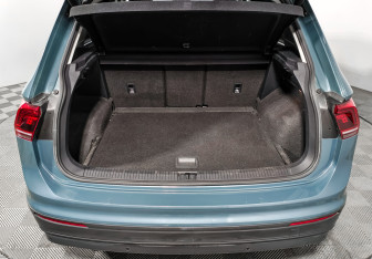 Подержанный автомобиль Volkswagen Tiguan 2020 года (22 фото)