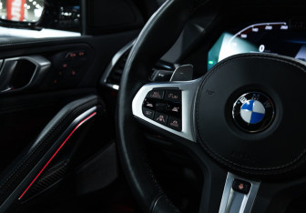 Подержанный автомобиль BMW X6 2021 года (29 фото)