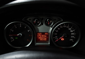 Подержанный автомобиль Ford Focus Hatchback 2008 года (12 фото)