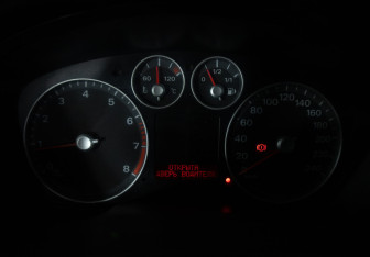 Подержанный автомобиль Ford Focus Sedan 2007 года (9 фото)