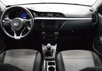 Подержанный автомобиль Kia Rio Hatchback 2020 года (14 фото)