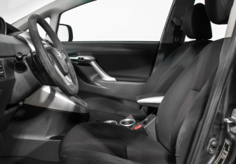 Подержанный автомобиль Toyota Verso 2010 года (11 фото)