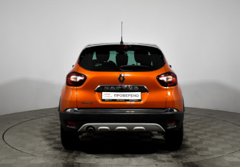 Подержанный автомобиль Renault Kaptur 2018 года (6 фото)