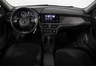 Подержанный автомобиль Skoda Rapid Liftback 2020 года (9 фото)