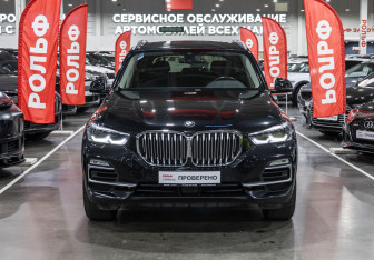 Подержанный автомобиль BMW X5 2019 года (3 фото)