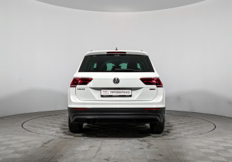 Подержанный автомобиль Volkswagen Tiguan 2019 года (6 фото)