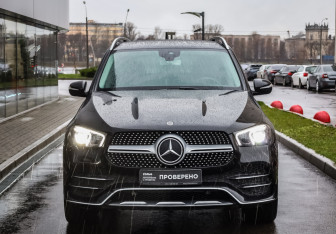 Подержанный автомобиль Mercedes-Benz GLE 2020 года (2 фото)