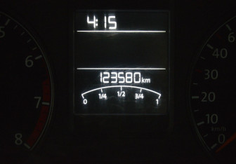 Подержанный автомобиль Volkswagen Polo Sedan 2015 года (15 фото)