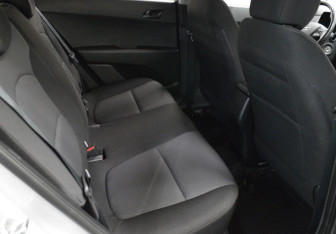 Подержанный автомобиль Hyundai Creta 2017 года (12 фото)