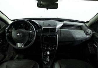 Подержанный автомобиль Nissan Terrano 2019 года (13 фото)