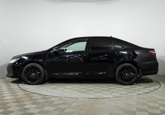 Подержанный автомобиль Toyota Camry Sedan 2016 года (8 фото)