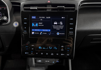 Подержанный автомобиль Hyundai Tucson 2021 года (16 фото)