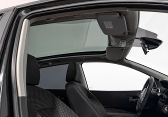 Подержанный автомобиль Nissan Qashqai 2007 года (17 фото)