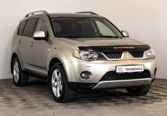 Подержанный автомобиль Mitsubishi Outlander 2008 года (3 фото)