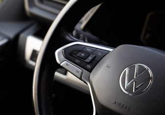 Подержанный автомобиль Volkswagen Multivan 2020 года (15 фото)