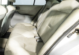 Подержанный автомобиль Mitsubishi Galant Sedan 2003 года (10 фото)