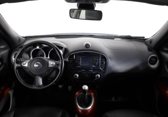 Подержанный автомобиль Nissan Juke 2011 года (11 фото)